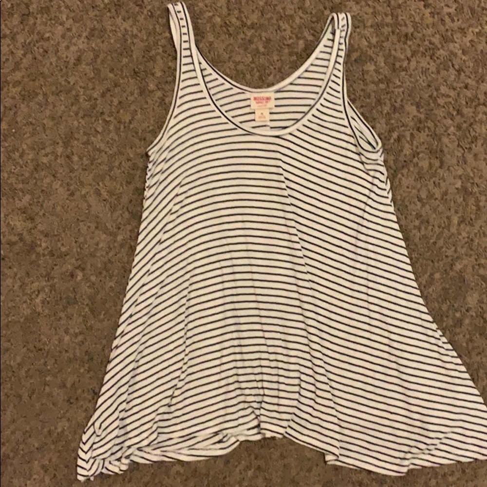 Super flowy Mossimo striped tee🥰
